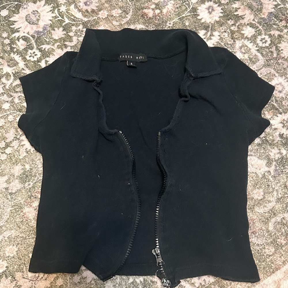 Trendy Black Zip-Up Crop Top